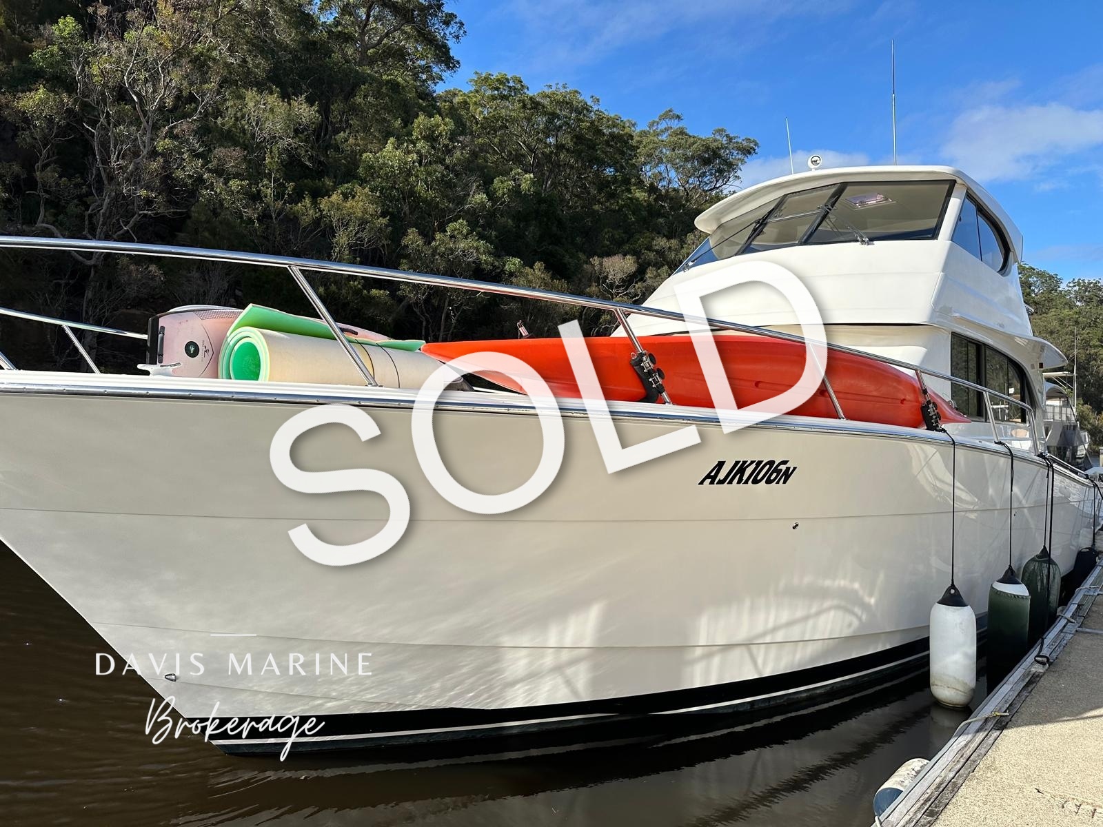 2007 Maritimo M52 Exterior