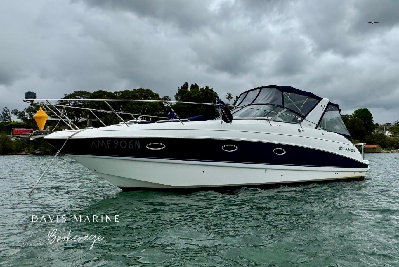 2005-Larson-Cabrio-330-Boats-For-Sale-Sydney-1.jpg